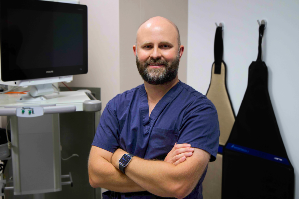 Austin Health ICU physio Tom Rollinson